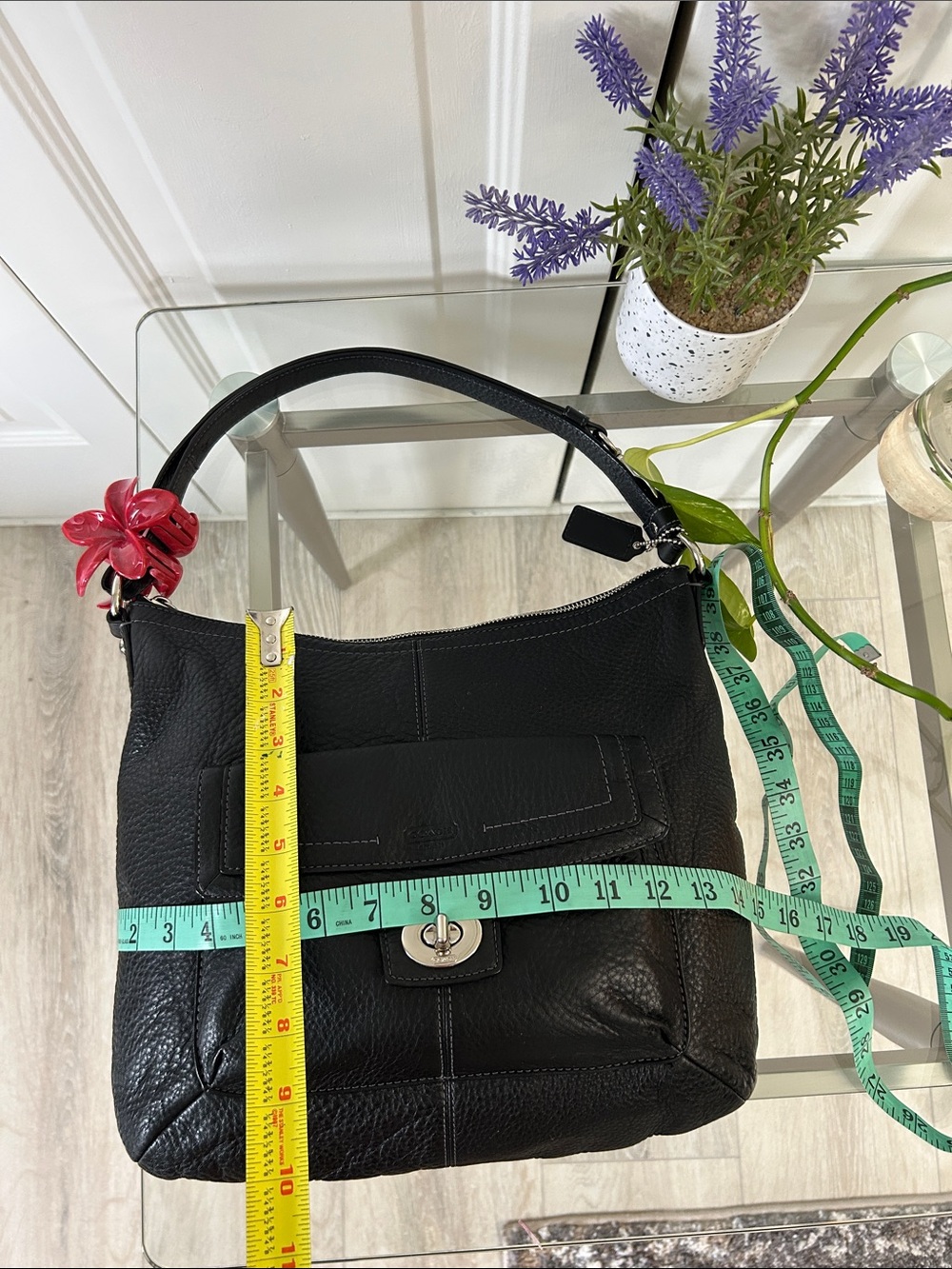 Coach Vintage Black Pebbled Leather Shoulder Bag with Turn-Lock Pocket - Picture 12 of 12